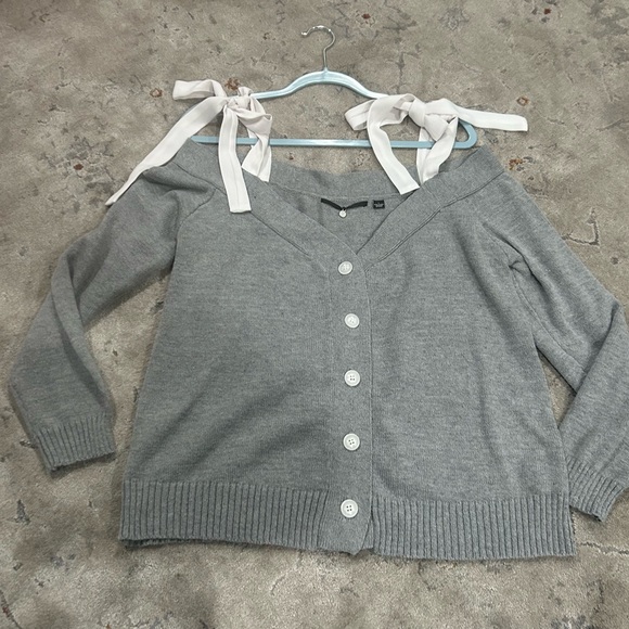 Knitted & knotted Gray Cardigan - Picture 1 of 6